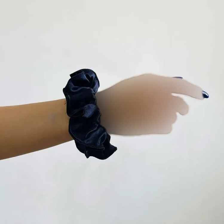 کش موی زنانه اسکرانچی ساتن
