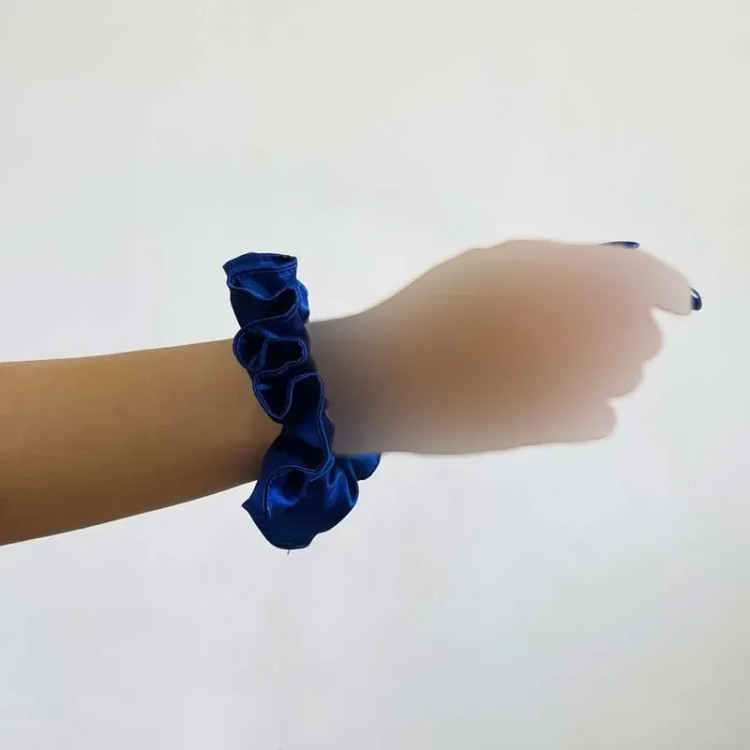 کش موی زنانه اسکرانچی ساتن