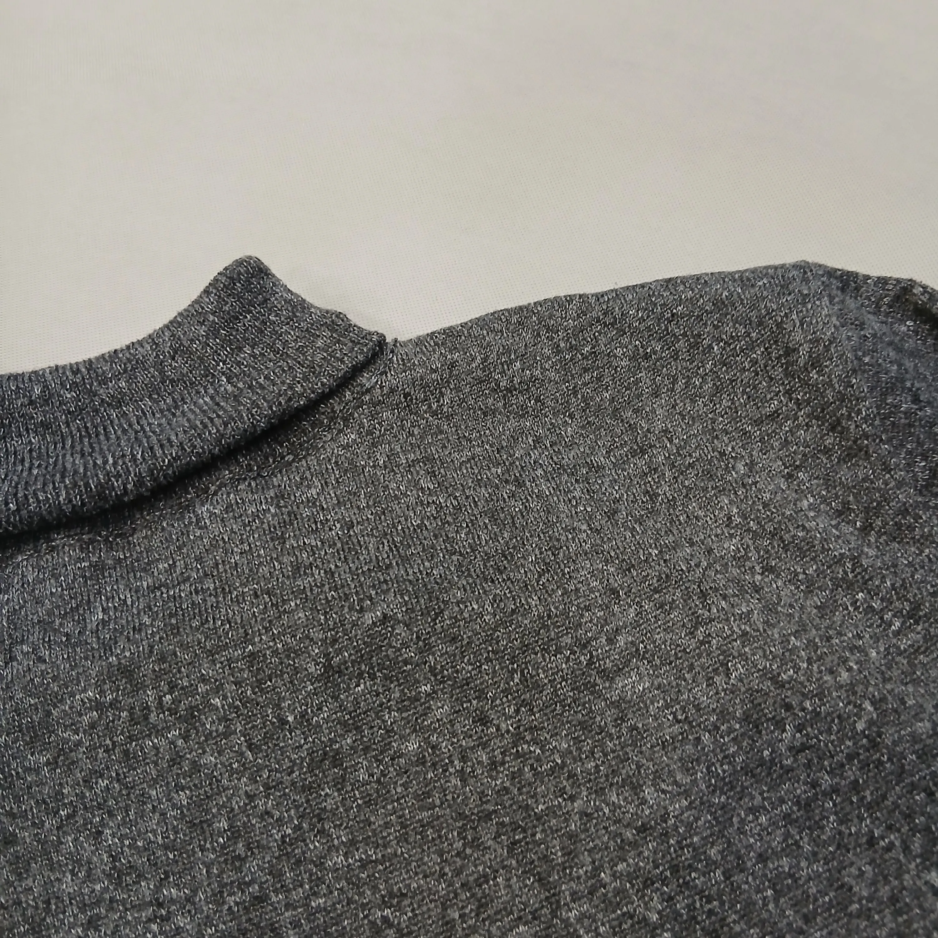 بافت یقه اسکی مردانه فری سایز رنگ مشکی نوک مدادی طوسی