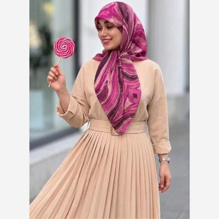 روسری نخی کاستوم طرح رزین قواره 110 و 115 سانتی متر