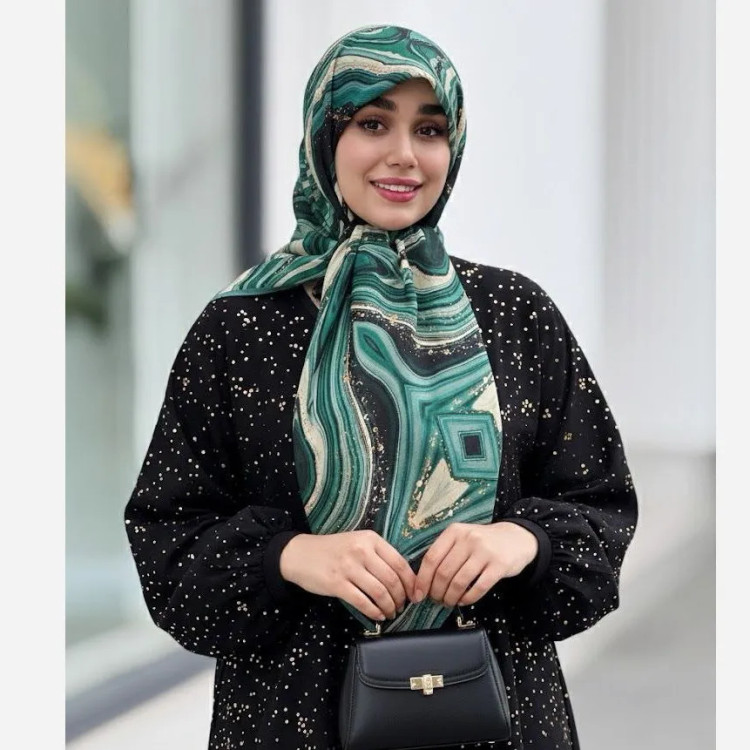 روسری نخی کاستوم طرح رزین قواره 110 و 115 سانتی متر